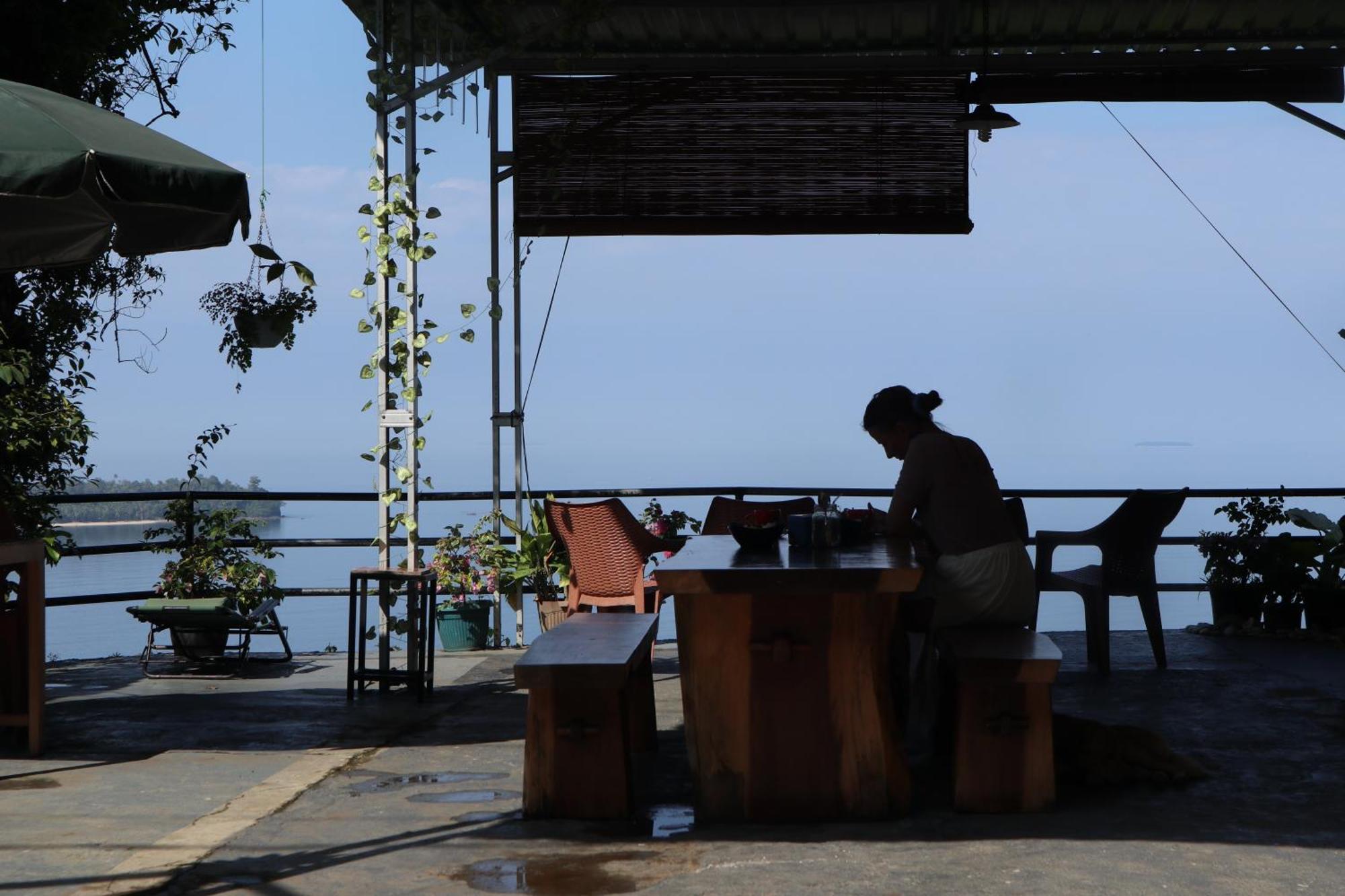 The View Padang, Amazing View, 8 Mins Mentawai Fast Ferry, Cold Beer,Close To Restaurants ภายนอก รูปภาพ