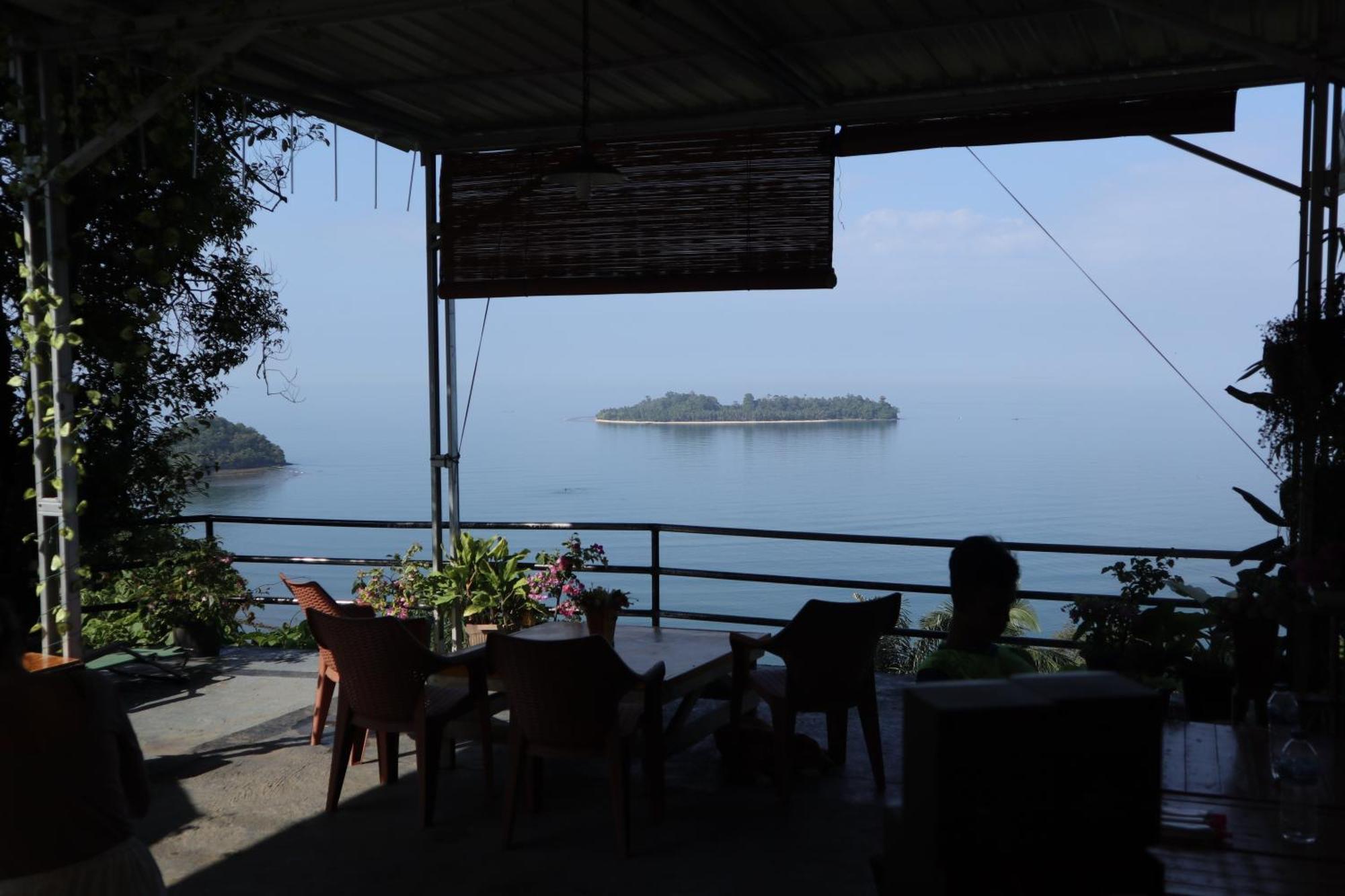 The View Padang, Amazing View, 8 Mins Mentawai Fast Ferry, Cold Beer,Close To Restaurants ภายนอก รูปภาพ